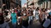 Manifestantes gritan consignas antigubernamentales durante la protesta del 11 de julio de 2021, en La Habana, Cuba. (REUTERS/Alexandre Meneghini)