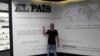Manuel Alejandro León Velázquez, periodista independiente cubano. En una viaje de trabajo a España visita la redacción del diario El País, junio 2018. (Facebook).