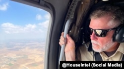 El presidente del Comité de Inteligencia de la Cámara, Rick Crawford, de regreso de un viaje a Israel en agosto de 2025. (@HouseIntel/X)