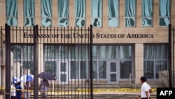 Vista de la embajada americana en La Habana el 29 de septiembre de 2017, tras el anuncio del recorte de personal diplomático.