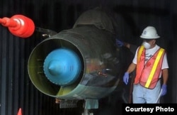 Dos MiG-21 BIs fueron hallados en contenedores ocultos bajo azúcar cubana en el barco norcoreano Chong Chon Gang.