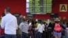 A la espera para salir de Cuba en el Aeropuerto José Martí